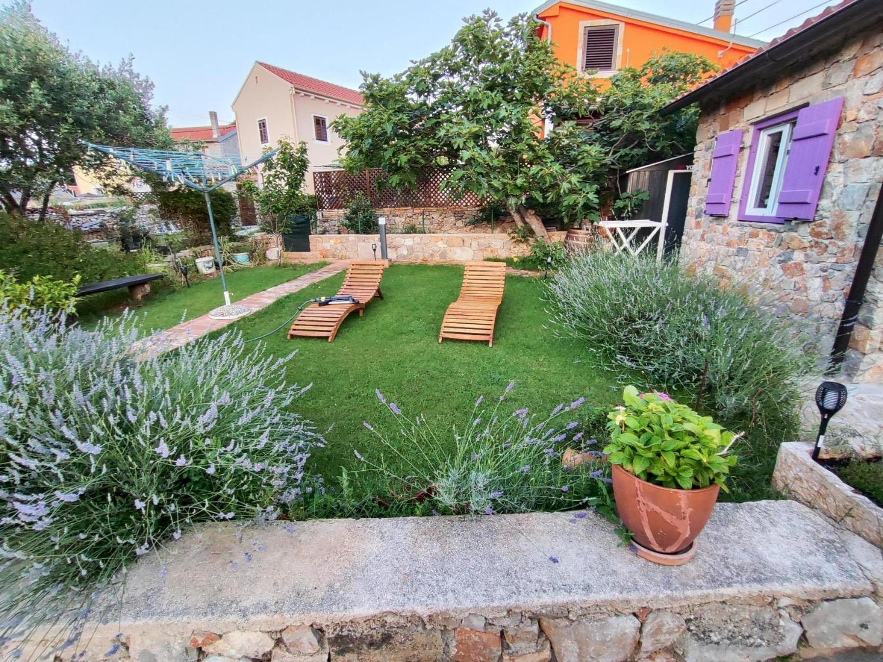 Vacation House Orange Veli Lošinj Exteriör bild