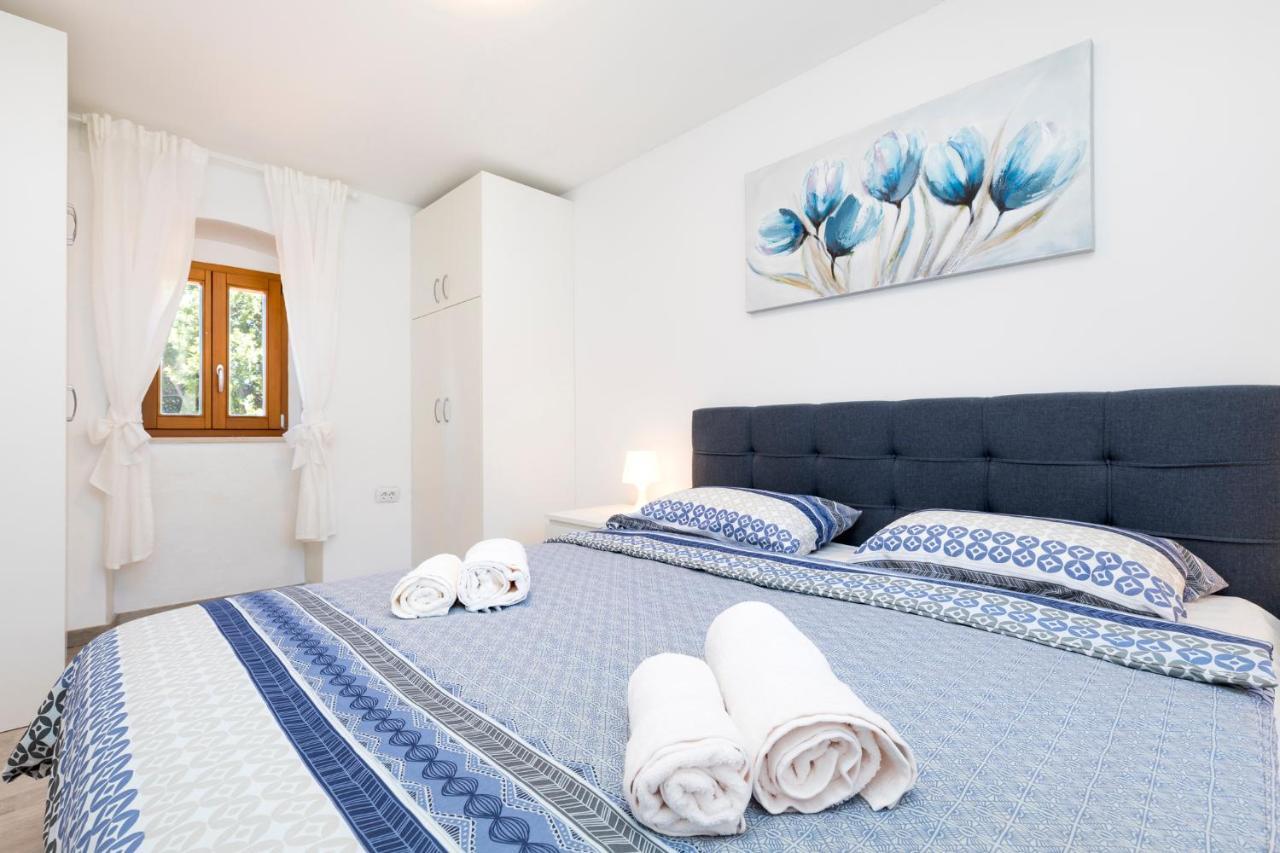 Vacation House Orange Veli Lošinj Exteriör bild