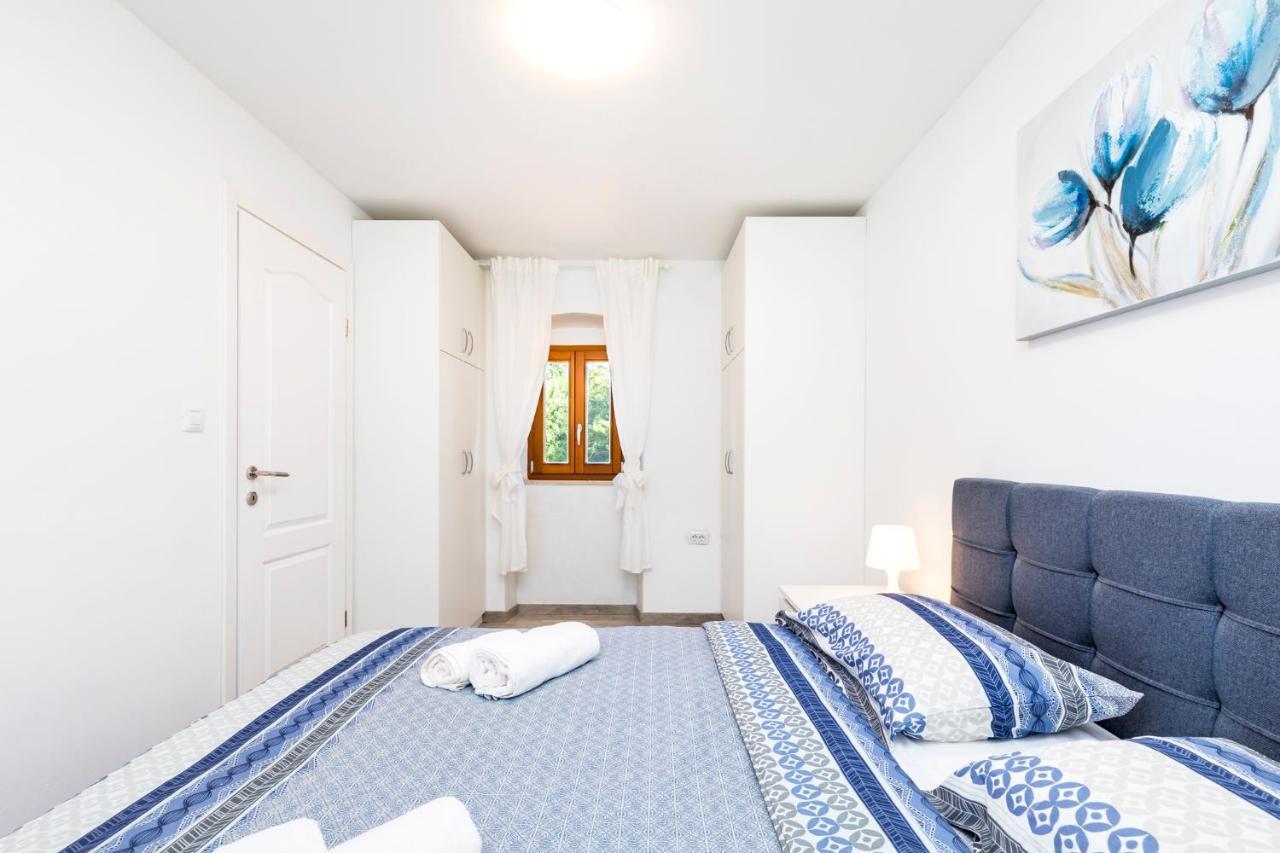 Vacation House Orange Veli Lošinj Exteriör bild
