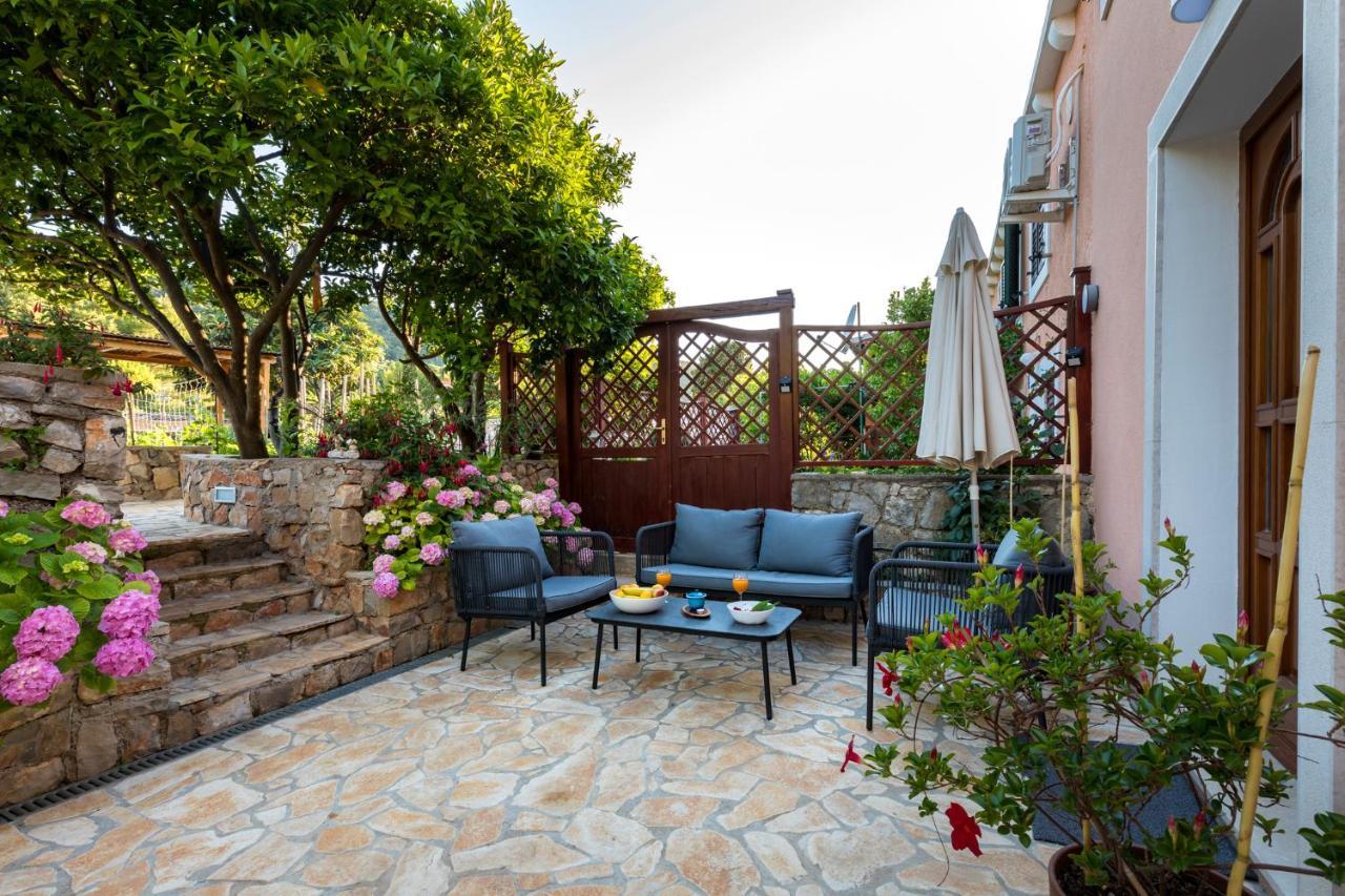 Vacation House Orange Veli Lošinj Exteriör bild