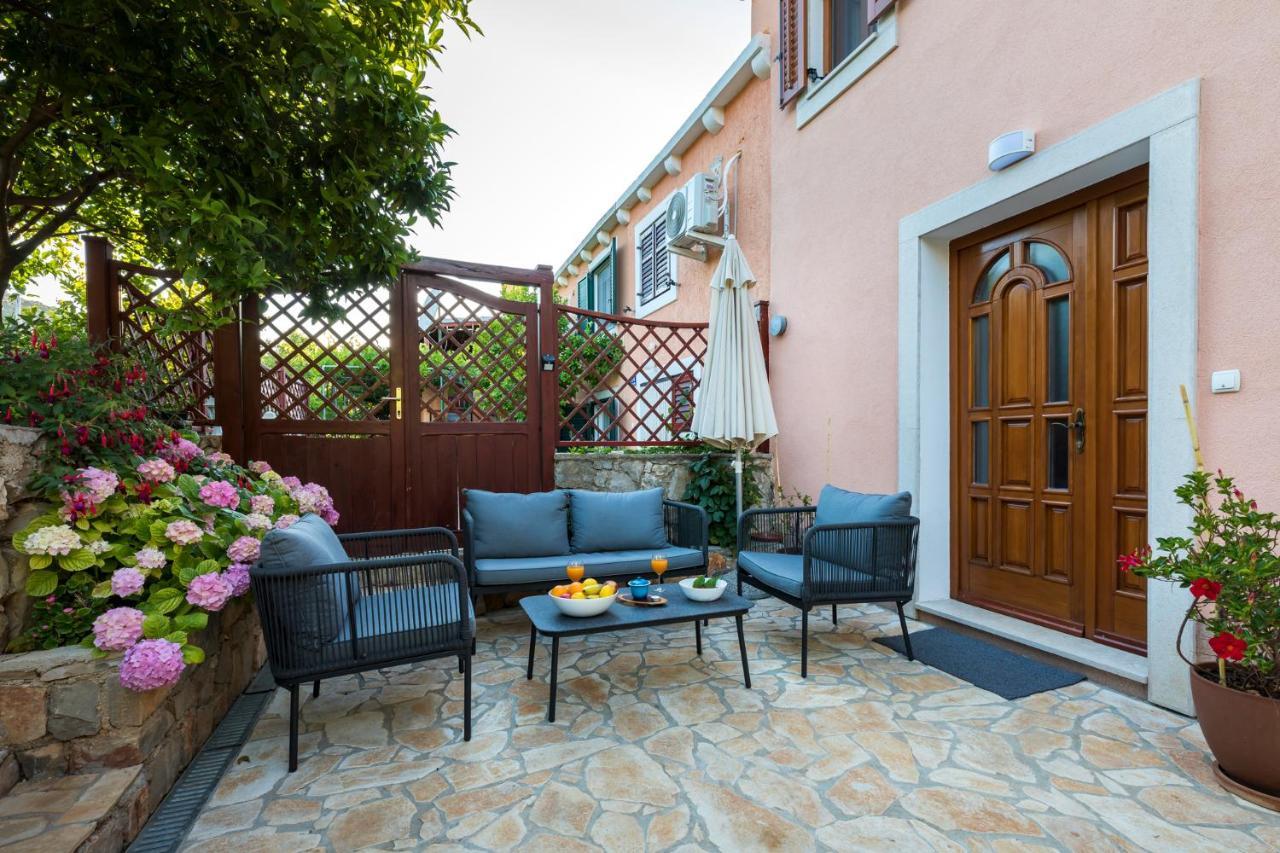 Vacation House Orange Veli Lošinj Exteriör bild