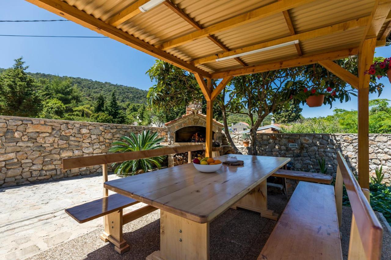 Vacation House Orange Veli Lošinj Exteriör bild