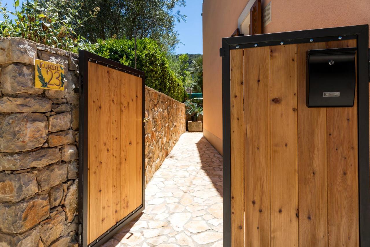 Vacation House Orange Veli Lošinj Exteriör bild