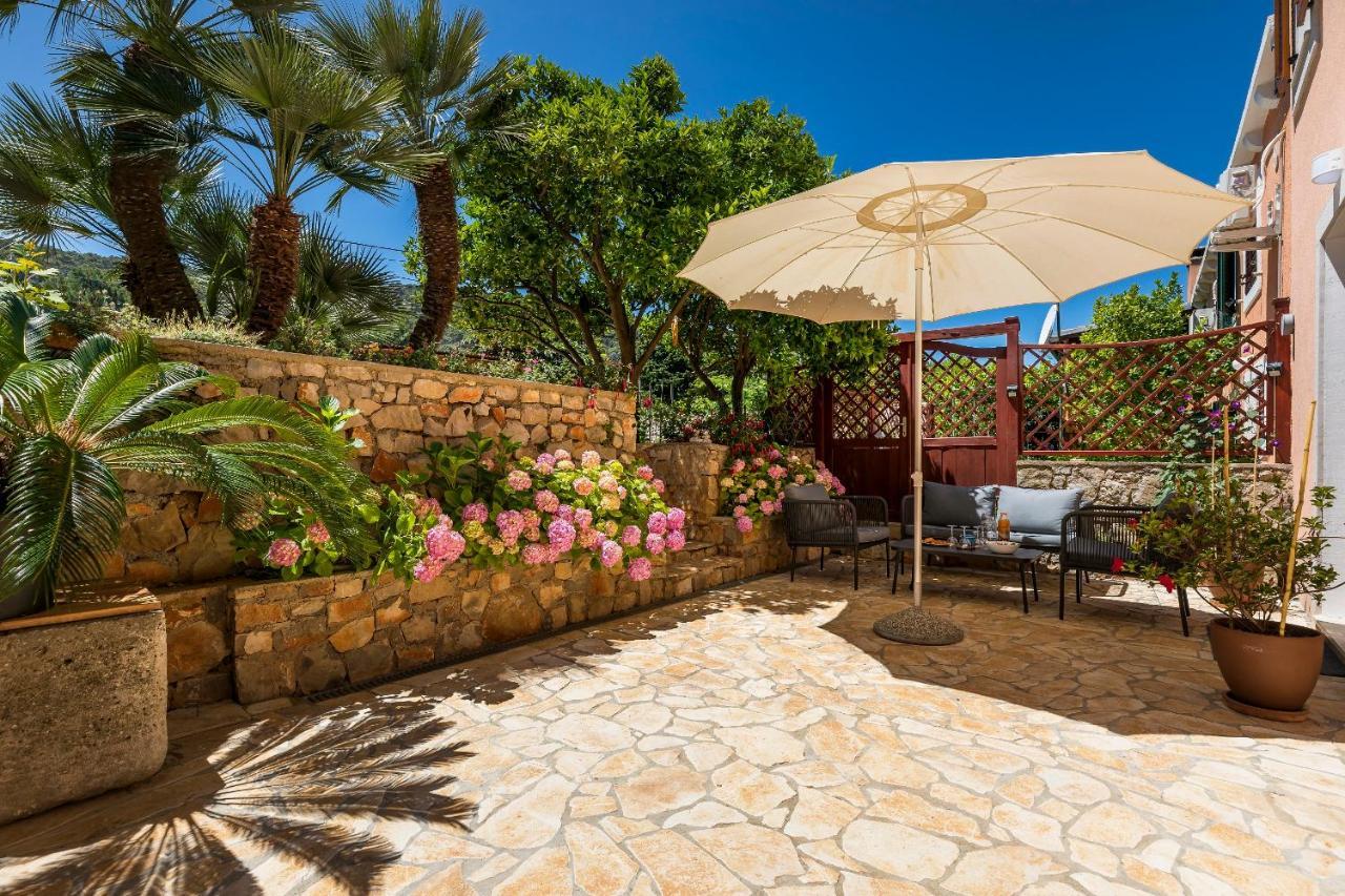 Vacation House Orange Veli Lošinj Exteriör bild