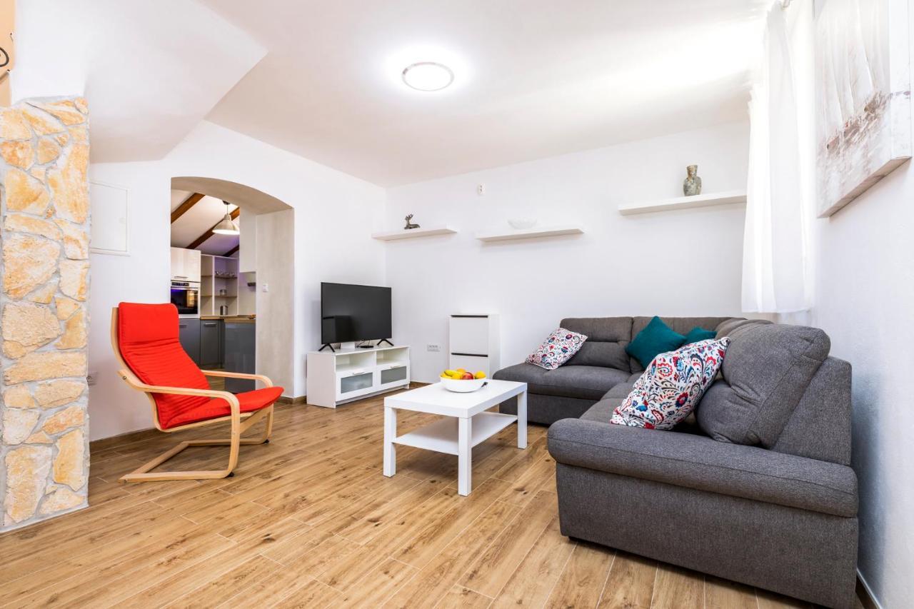 Vacation House Orange Veli Lošinj Exteriör bild
